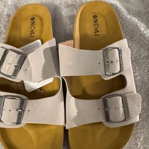ONCAI birk style sandal SZ 8